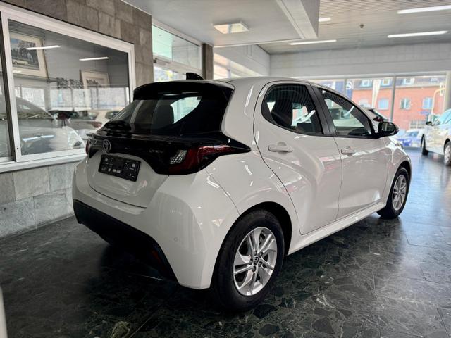 Toyota Yaris 1.5 Hybrid Comfort, R&uuml;ckfahrkamera, Spurhalteassist, Winter-Paket, 