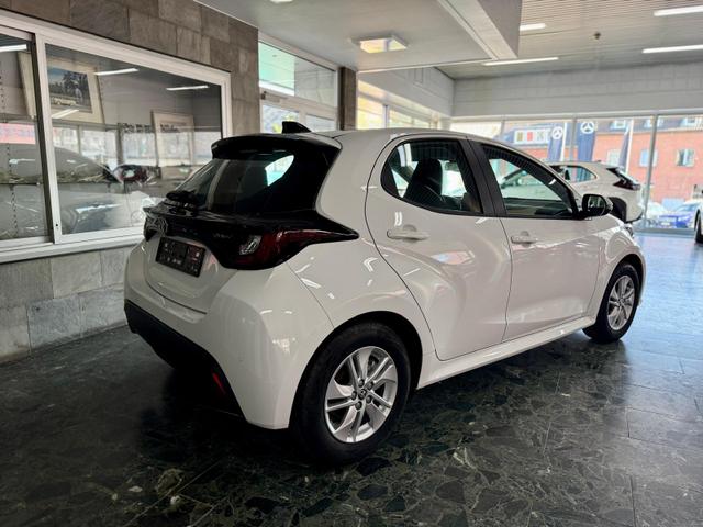 Toyota Yaris 1.5 Hybrid Comfort, R&uuml;ckfahrkamera, Spurhalteassist, Winter-Paket, 