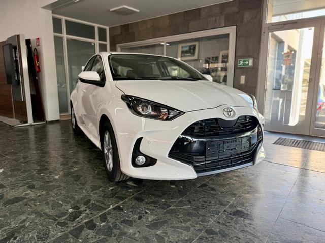 Toyota Yaris 1.5 Hybrid Comfort, R&uuml;ckfahrkamera, Spurhalteassist, Winter-Paket, 