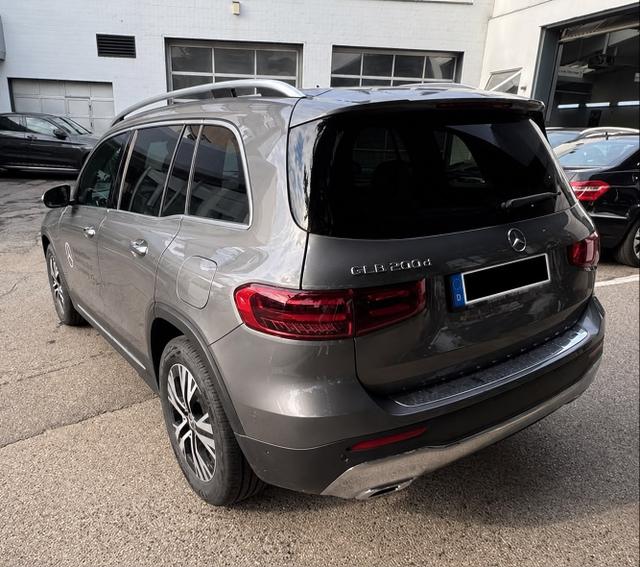 Mercedes-Benz GLB 200d /Progressive Line Advanced/Panorama/TW 