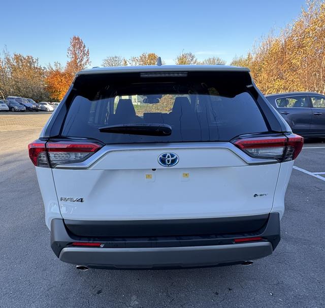 Beispielbilder, ggf. teilweise mit Sonderausstattung