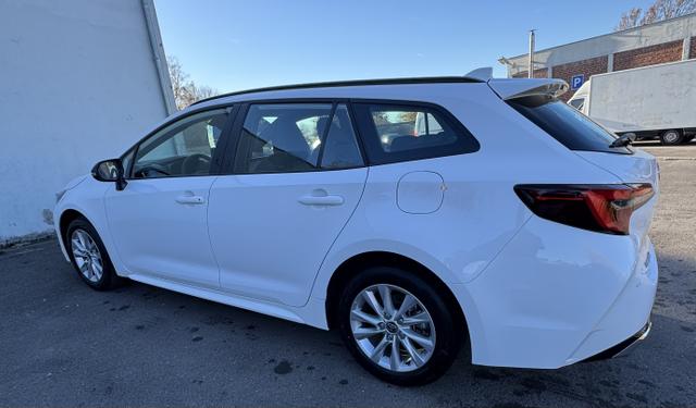 Toyota Corolla Touring Sports 1.8 Hybrid Business Edition 