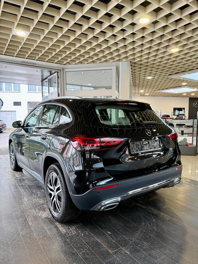 Mercedes-Benz GLA 200 d Progressive 