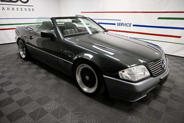 Mercedes-Benz SL-Klasse - SL 300 *original Rohbau&auml;nderung f&uuml;r AMG-R&auml;der*