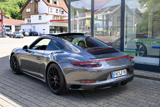 Porsche 911 Carrera 4 GTS 3.0 