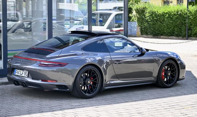 Porsche 911 Carrera 4 GTS 3.0 