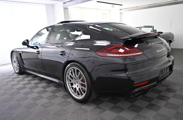 Porsche Panamera GTS 