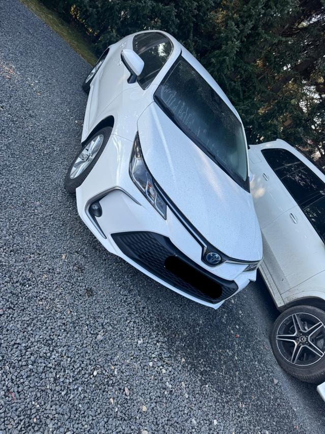 Toyota Corolla Limo 1.8 Hybrid Comfort Automatik 103kw/140PS 