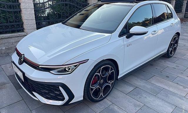 Volkswagen Golf - VIII 2.0 TSI GTI 19" LM IQ.LIGHT PANO Infotainment-Paket "Discover"