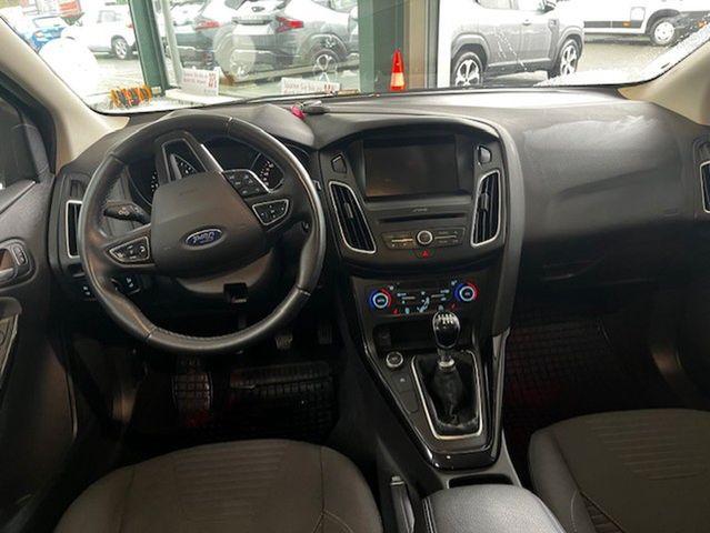 Ford Focus Turnier - 2.0 Duratorq TDCi Titanium 8-fach bereift