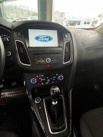 Ford Focus Turnier 2.0 Duratorq TDCi Titanium 8-fach bereift 