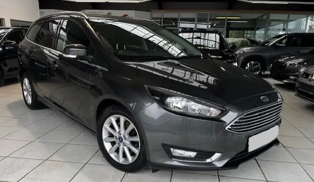 Ford Focus Turnier 2.0 Duratorq TDCi Titanium 8-fach bereift 
