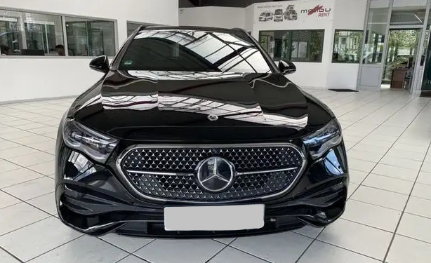Mercedes-Benz E-Klasse - E 300de 4Matic 2x AMG Line AHK 20" Burmester