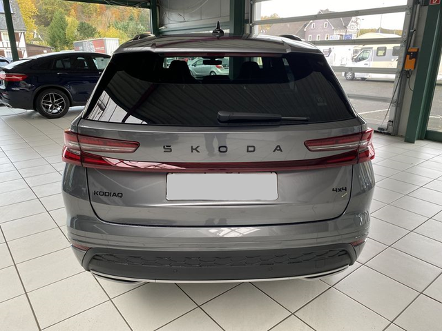 Skoda Kodiaq Sportline Plus 1.5 TSI ACT DSG Kamera Navi Klima 5 Jahre Garantie 