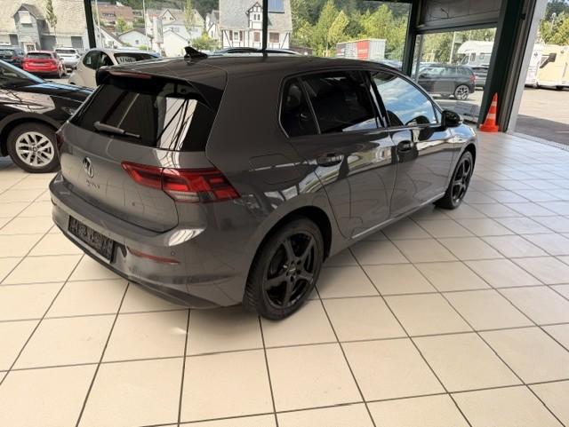 Volkswagen Golf LIFE VIII 1.5 TSI 