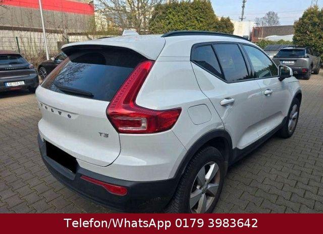 Volvo XC40 Momentum Core 2WD 