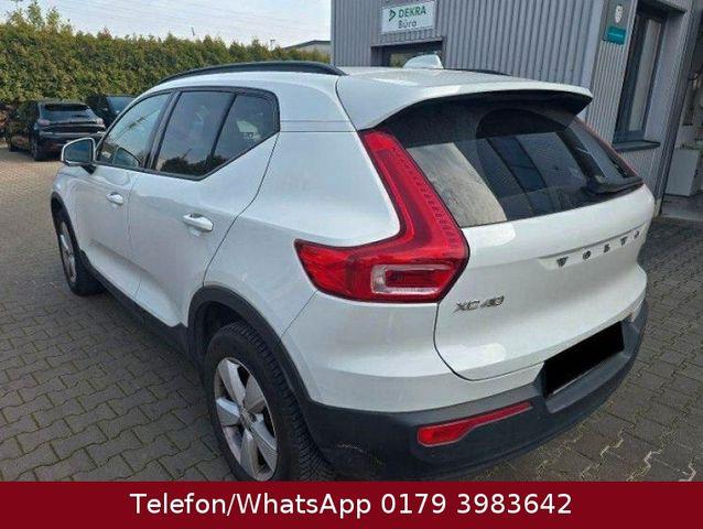 Volvo XC40 Momentum Core 2WD 