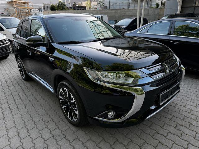 Mitsubishi Outlander PHEV Plus 4WD 