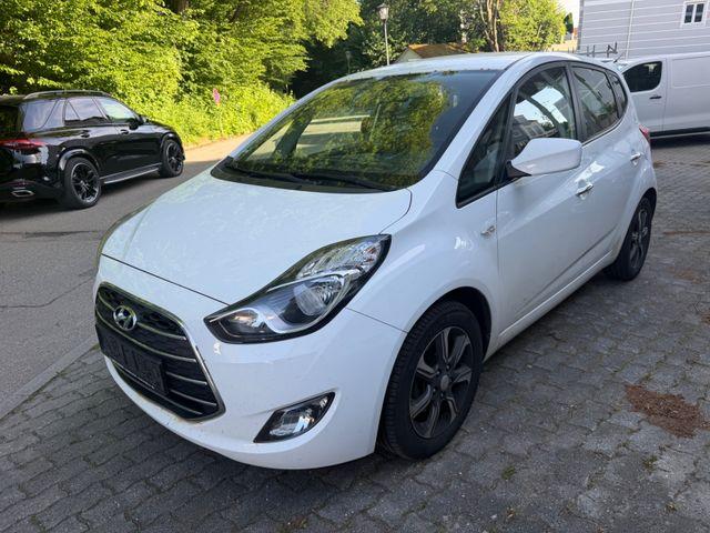 Hyundai ix20 - blue Space