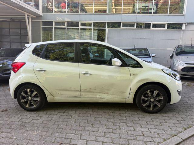 Hyundai ix20 blue Space 