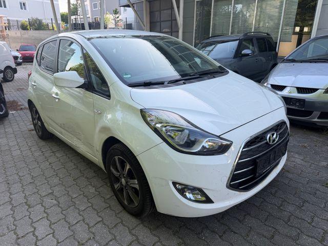 Hyundai ix20 blue Space 