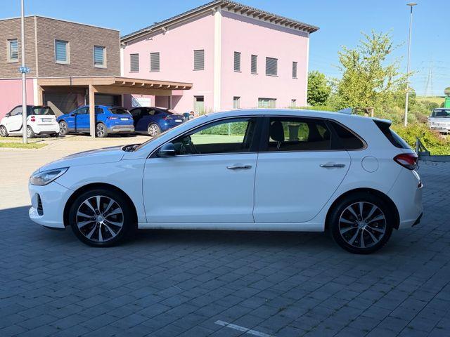 Hyundai i30 Intro 1.4 T-GDI Navi Kam Alu Klima 