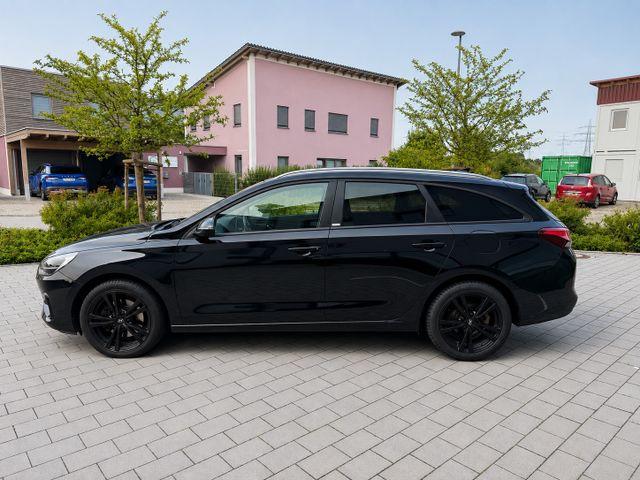 Hyundai i30 Kombi cw Intro Edition Automatik Navi Kamera Alu 