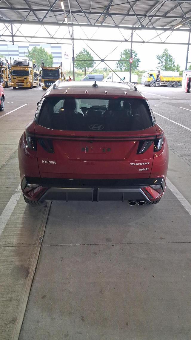 Hyundai TUCSON Black Edition 1.6 T-HDI HEV N-Line X Panoramadach Autm., Allrad, Alcantara-Leder, 360&deg;-Kamera, KRELL, bel. Sitze, 19'' Alu 