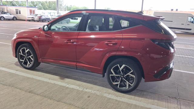 Hyundai TUCSON Black Edition 1.6 T-HDI HEV N-Line X Panoramadach Autm., Allrad, Alcantara-Leder, 360&deg;-Kamera, KRELL, bel. Sitze, 19'' Alu 