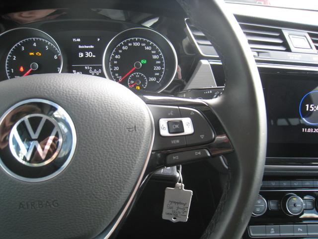 Volkswagen Touran 1.5 TSI DSG - COMFORT 