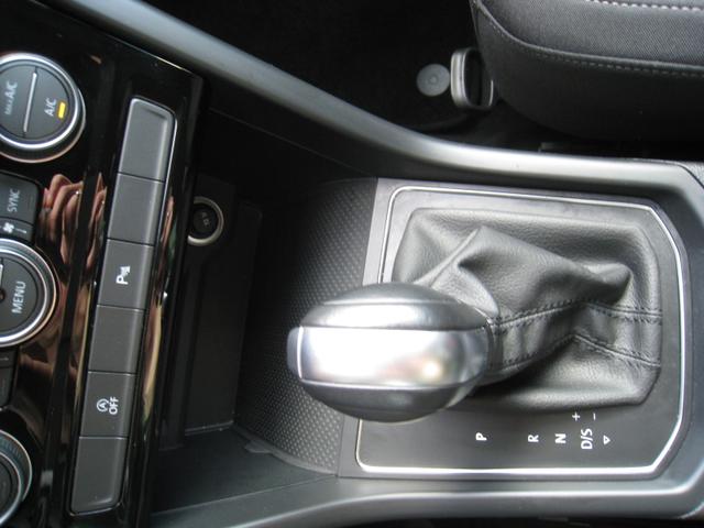 Volkswagen Touran 1.5 TSI DSG - COMFORT 