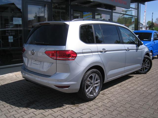 Volkswagen Touran 1.5 TSI DSG - COMFORT 