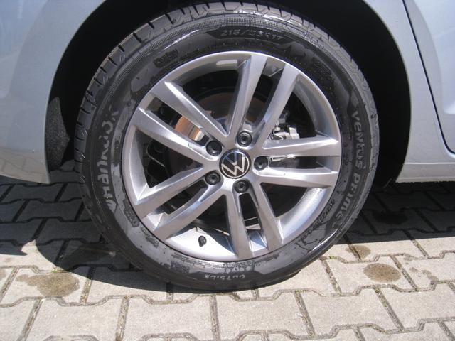 Volkswagen Touran 1.5 TSI DSG - COMFORT 