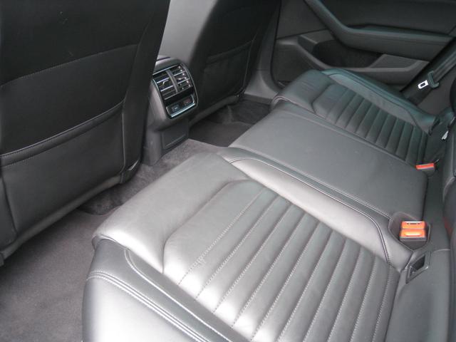 Volkswagen Passat Variant 2.0 TSFI DSG 4Motion - HIGHLINE 