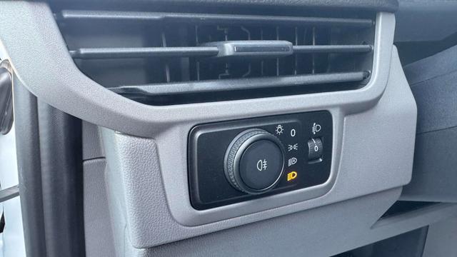 Volkswagen T7 Kastenwagen 2.0 TDI SCR 