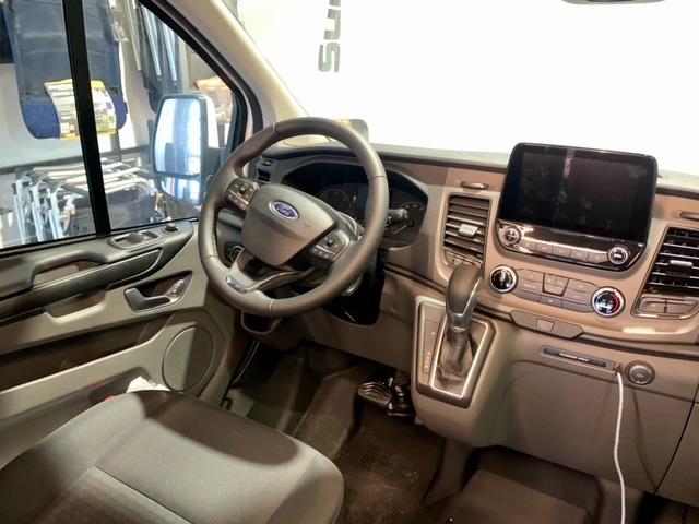 globevan ford custom cockpit