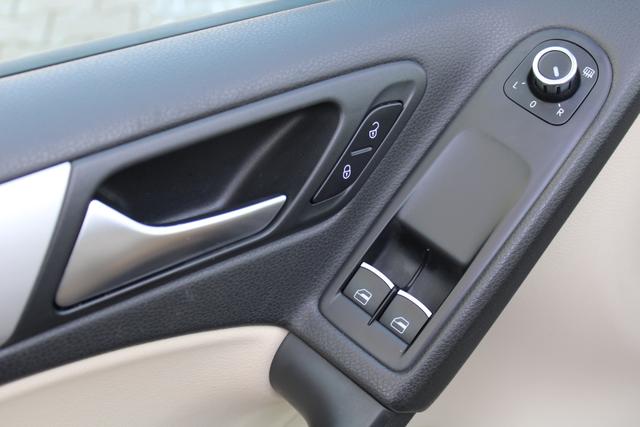 Volkswagen Golf VI 1.4TSI Highline,DSG,Navi,Sitzheizg.,Klima,Schiebedach,Parklenkass.,Alu 