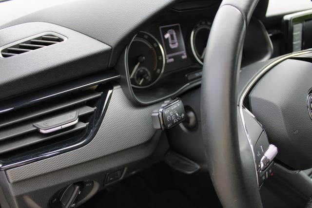 Skoda Kamiq 1.0TSI AmbitionPlus(CZ),Garantie bis 19.10.28oder100000km,Sitzheizg.,PDC,LED,Klima,MirrorLink,Alu,DAB 