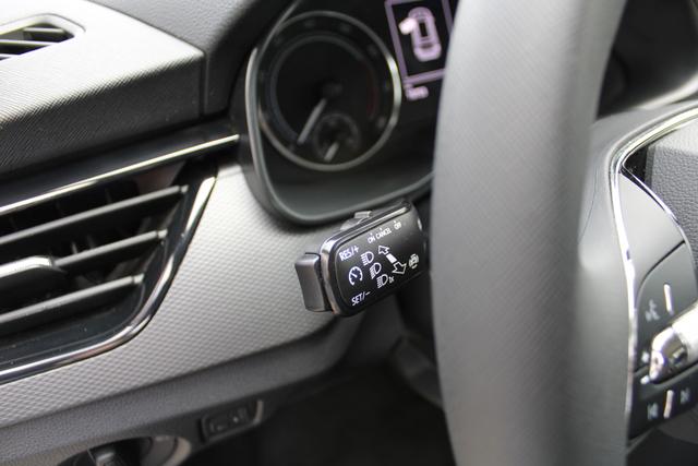 Skoda Kamiq 1.0TSIAmbition(CZ),Garantie bis 07.02.29oder100000km,Sitzheiz.,KeylessGo,PDC,LED,Klima,Alu 