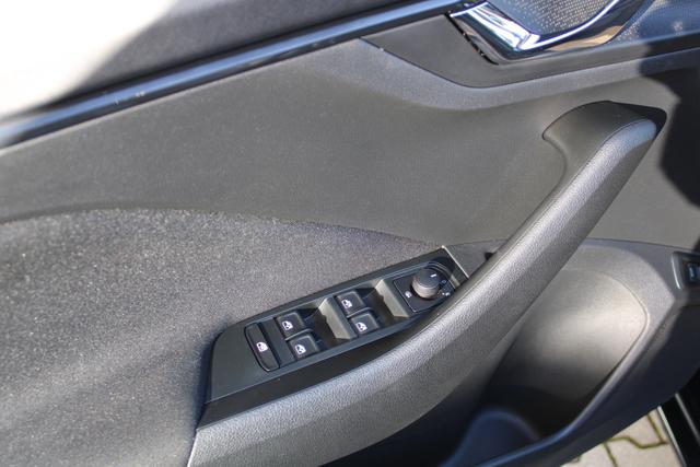 Skoda Scala 1.0TSI Selection(SK),Garantie bis27.1.30oder100000km,DSG,LED,Sitzheiz,elektr.Heckkl,PDC+Rückfahrk,Klima,App-Connect 