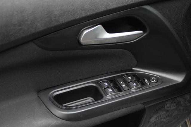 Fiat Tipo Kombi Tipo1.4 16VEasy,Navi,Klima,PDC,verstellbarer Ladeboden 