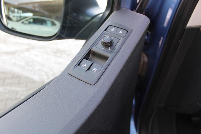 Volkswagen T6 Transporter 2.0TDI MultivanTrendline,AHK,elektr.Heckkl.,Sitzheizg,beh.Frontsch.,PDCv+h,Klima 