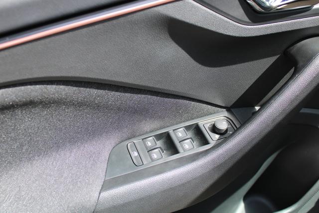 Skoda Scala 1.0TSI TOPSelection(CZ),Garantie bis11.3.30oder100000km,beh.Lenkrad+WSS,Sitzheizg,KeylessEntry,PDC+R&uuml;ckfahrk.,AppConnect,Klima,Tempomat 