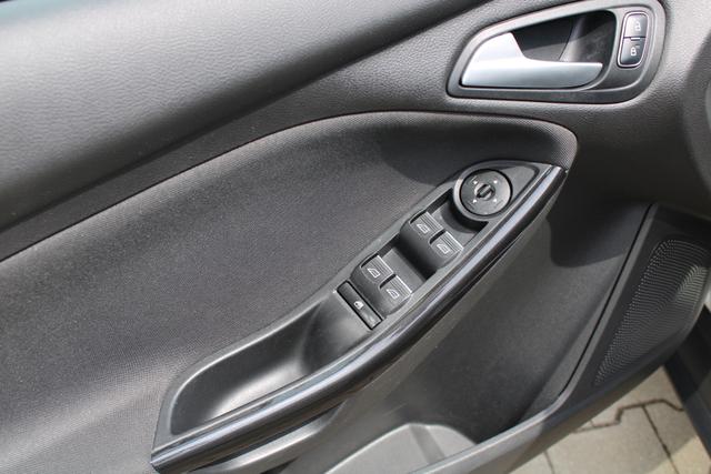Ford Focus Turnier 1.0EcoBoost Titanium,PDC+R&uuml;ckfahrk.,AHK,Navi,Klima,beh.Lenkrad+WSS,Alu,Kessy 