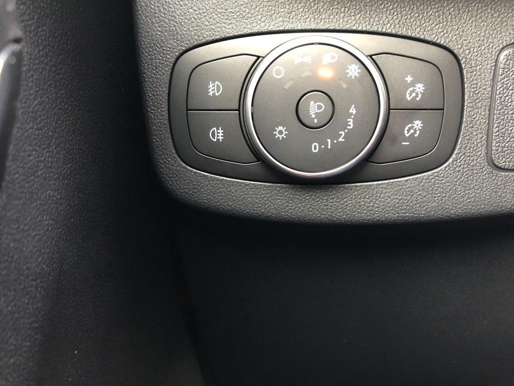 Ford Puma 1.0 EcoBoost Hybrid 125PS Titanium Klimaautomatik Winter