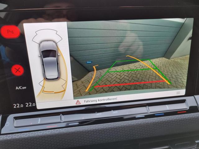 Golf GTI 2.0 TSI OPF 245PS DSG Matrix-LED (IQ.LIGHT) elekt.PanoDach 18"LM Radio Soundsystem "Harman Kardon" Rückf.Kamera 2x Keyless "Ready 2 Discover" Apple CarPlay Android Auto PDC v+h Klimaautomatik 