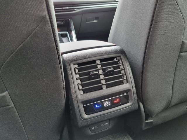 Golf GTI 2.0 TSI OPF 245PS DSG Matrix-LED (IQ.LIGHT) elekt.PanoDach 18"LM Radio Soundsystem "Harman Kardon" Rückf.Kamera 2x Keyless "Ready 2 Discover" Apple CarPlay Android Auto PDC v+h Klimaautomatik 