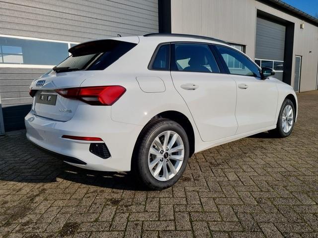 Audi A3 Sportback 30 TFSI 110PS Sitzheizung Klimaautomatik Smartphone-Interface (Apple-CarPlay Android-Auto) Parksensoren Armlehne vorne Tempomat Audi-phone-box Teilb.Rücksitzbank 