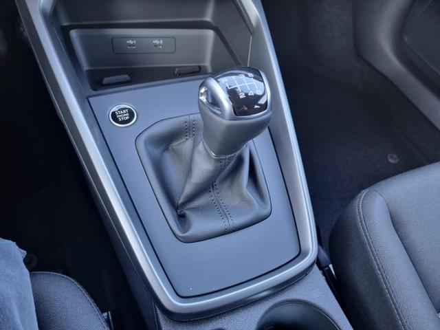 Audi A3 Sportback 30 TFSI 110PS Sitzheizung Klimaautomatik Smartphone-Interface (Apple-CarPlay Android-Auto) Parksensoren Armlehne vorne Tempomat Audi-phone-box Teilb.Rücksitzbank 