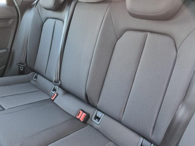 Audi A3 Sportback 30 TFSI 110PS Sitzheizung Klimaautomatik Smartphone-Interface (Apple-CarPlay Android-Auto) Parksensoren Armlehne vorne Tempomat Audi-phone-box Teilb.Rücksitzbank 